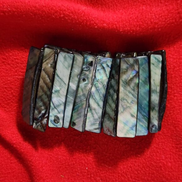 Vintage 1970s Hippie Boho 6" Genuine Mother of Pearl on Elastic Stretch Bracelet - Picture 13 of 16